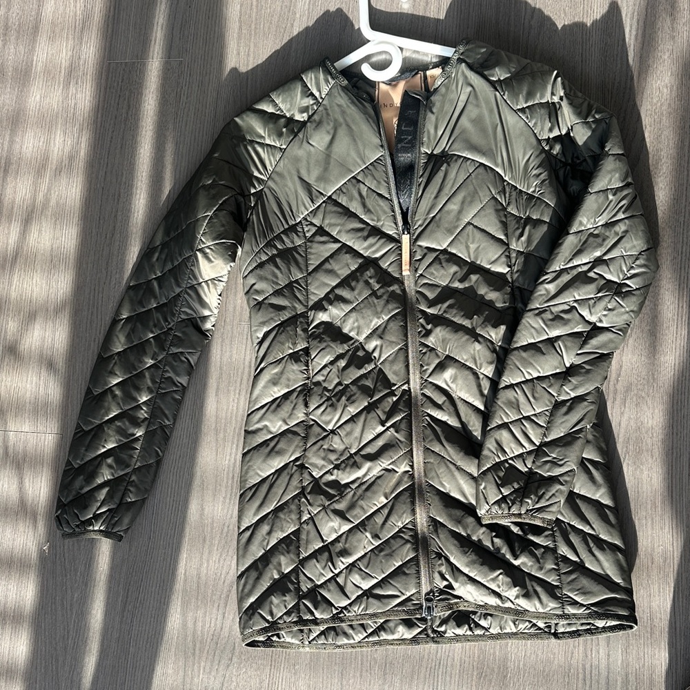 (INDYGENA)
Women's Quilted Puffer Jacket - Dark Green